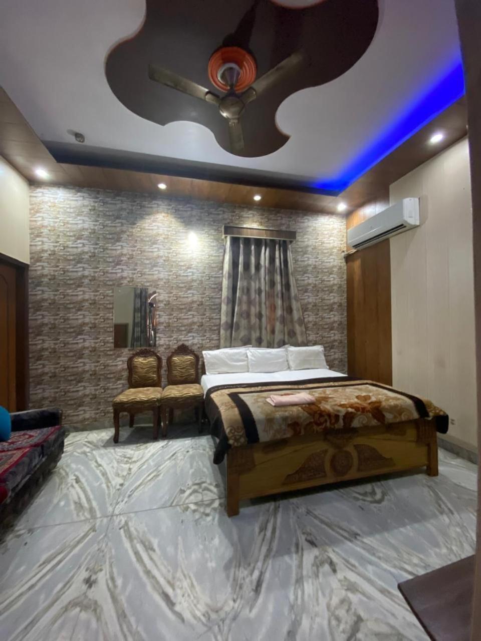 Hotel Rashmi Агра Экстерьер фото