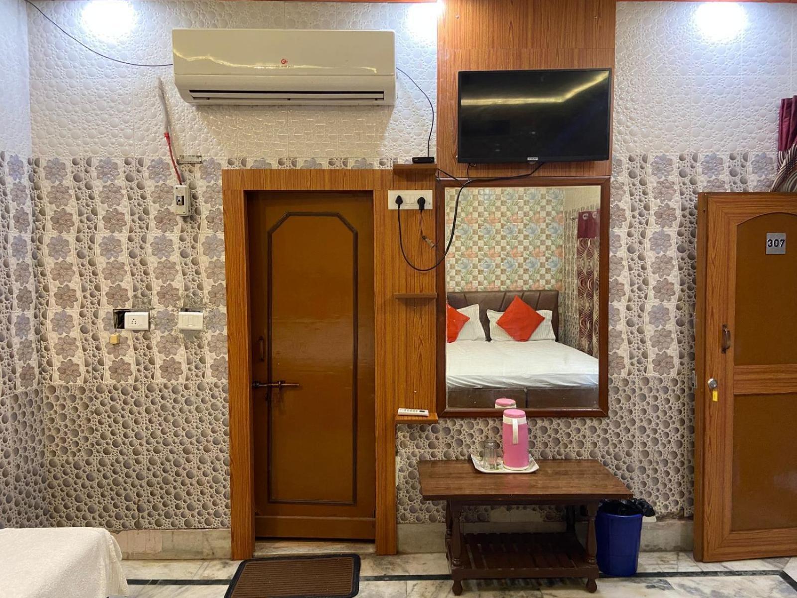 Hotel Rashmi Агра Экстерьер фото